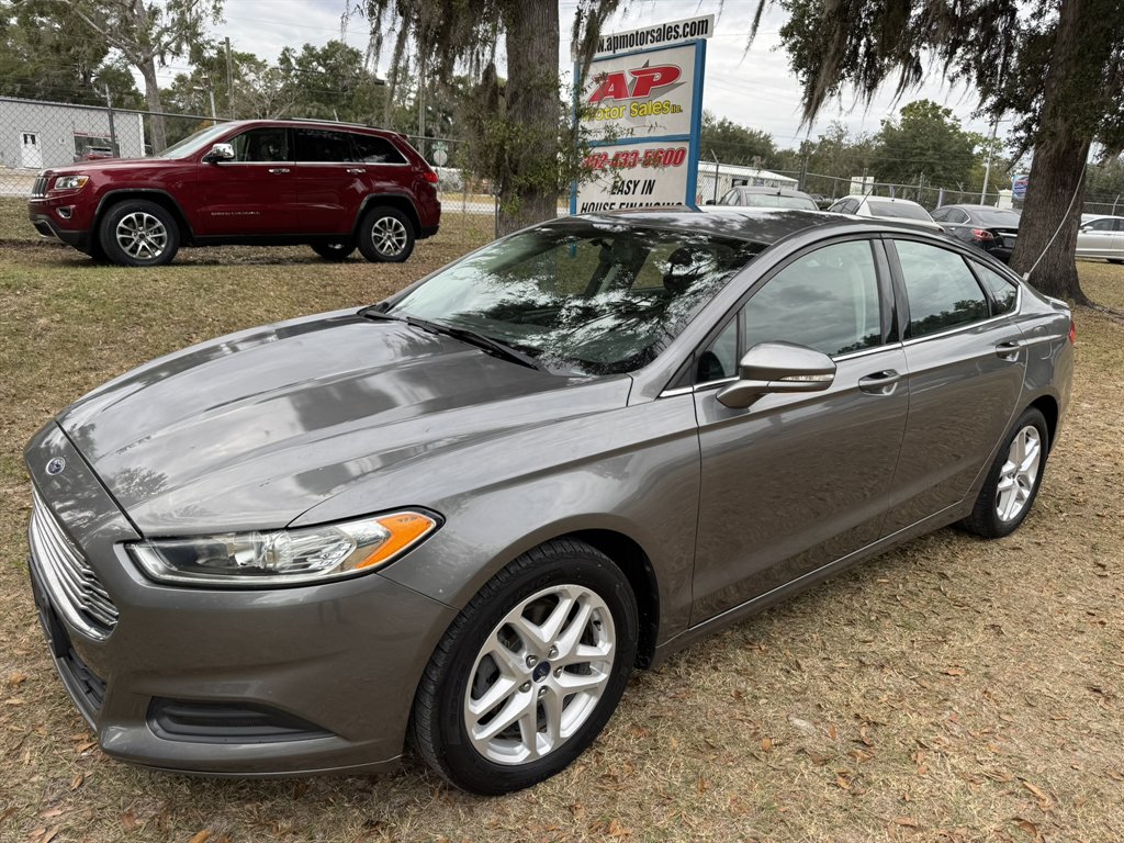 2014 Ford Fusion SE's photo