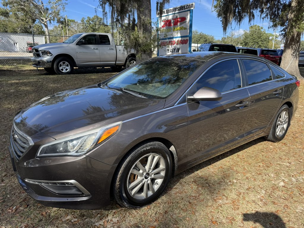 2015 Hyundai Sonata SE's photo